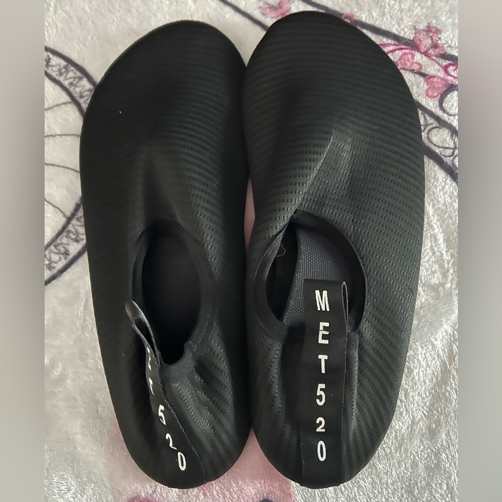 MET520 Water Shoes Size 42